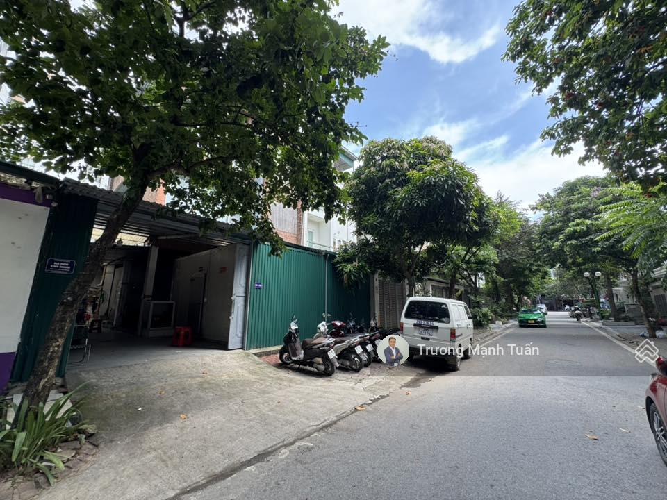 Bán BT Tây Nam Linh Đàm - gần chung cư, KD đẹp - 180m2 - 45,8tỷ