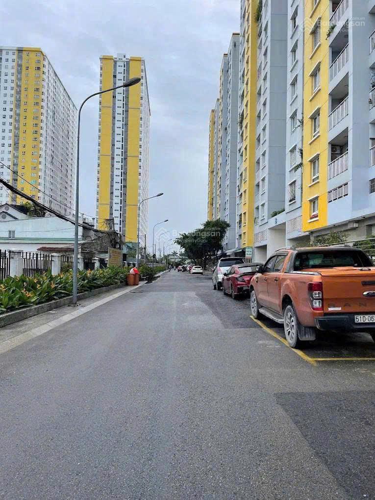 3,3 tỷ - Carina - Căn góc thoáng mát 2PN 96,5m2, Nhà đẹp, tặng nội thất, SHR, hỗ trợ NH