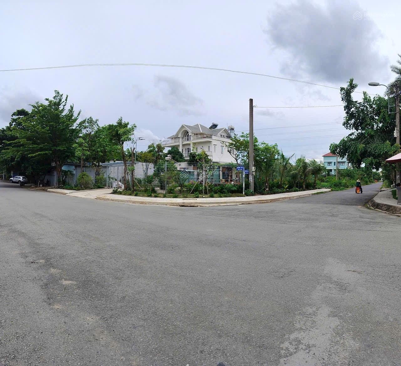 Bán nền biệt thự KDC Bách Khoa Quận 9 dt 378m2 18x21 giá 62tr/m2 cực đẹp Bán nền biệt thự KDC Bách Khoa Quận 9 dt 378m2 18x21 giá 62tr/m2 cực đẹp