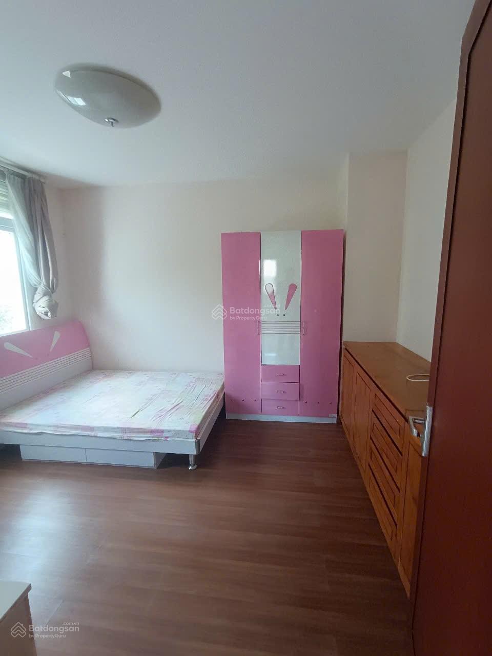 Biệt thự góc đơn lập 270m2 cho thuê 30tr/th đủ đồ, vị trí cơ 1-0-2, yên tĩnh thoáng đãng. Trống sẵn