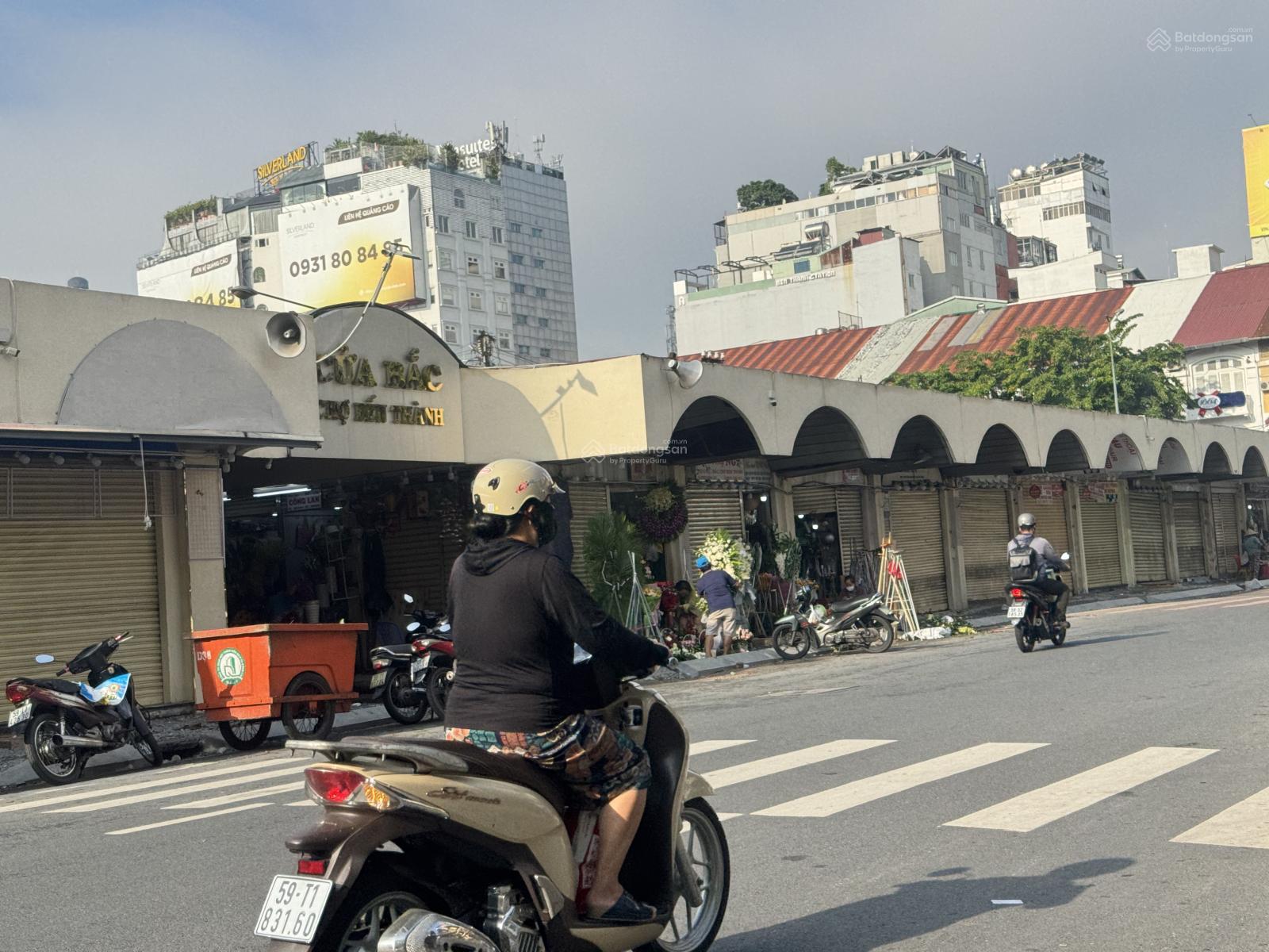 Siêu phẩm hiếm bán nhà MTKD đ. Lê Thánh Tôn, Q. 1 DT 4m*17m view chợ Bến Thành & phố hoa Nguyễn Huệ