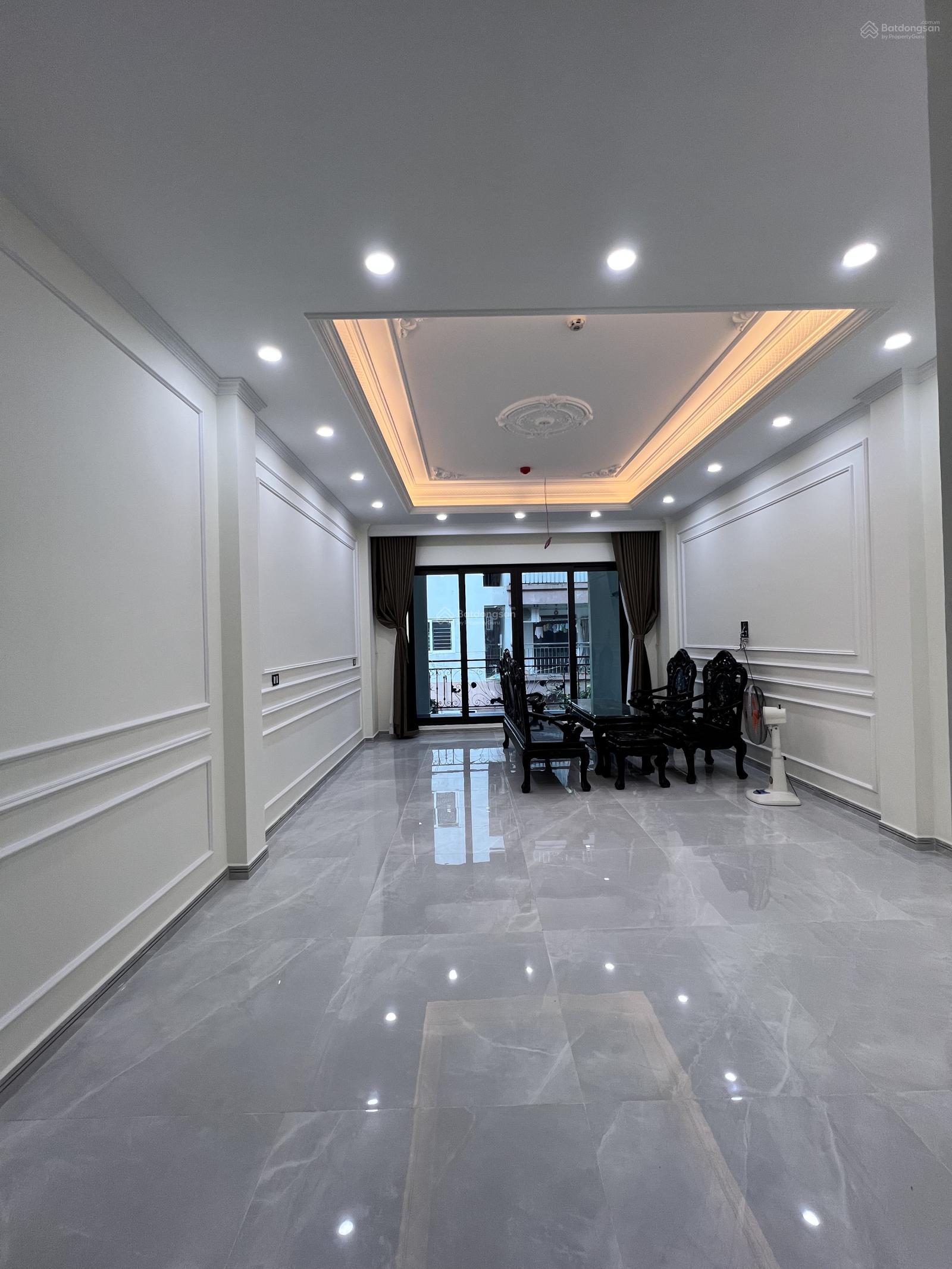 Hạ chào 1,2 tỷ - toà nhà 8 tầng Đội Cấn - ô tô - kinh doanh VP - 10m ra mặt phố