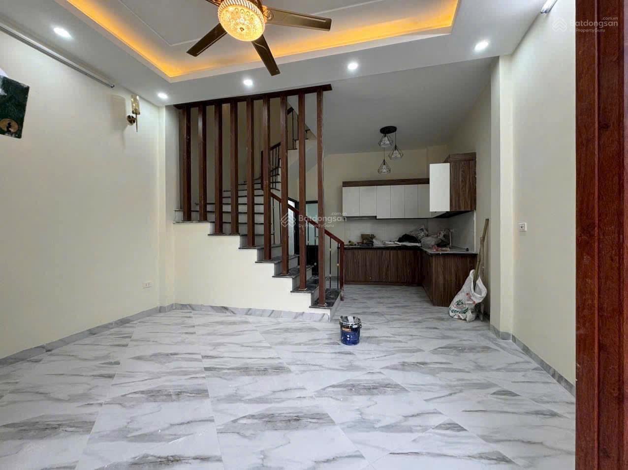 Bán nhà 39m2/31m2, giá 3tỷ2xx/3tỷ999tr/ngõ ô tô thông tránh nhau sổ đỏ chuẩn, lô góc 2 mặt tiền
