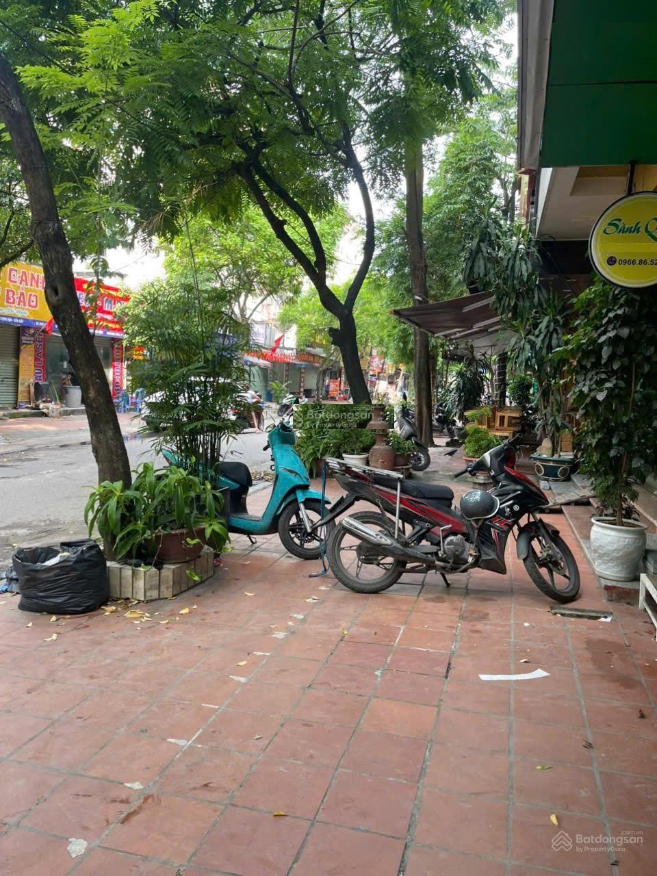 Cho thuê nhà Trần Thái Tông, DT 100m2, 5 tầng, thông sàn, thang máy, 60tr/tháng