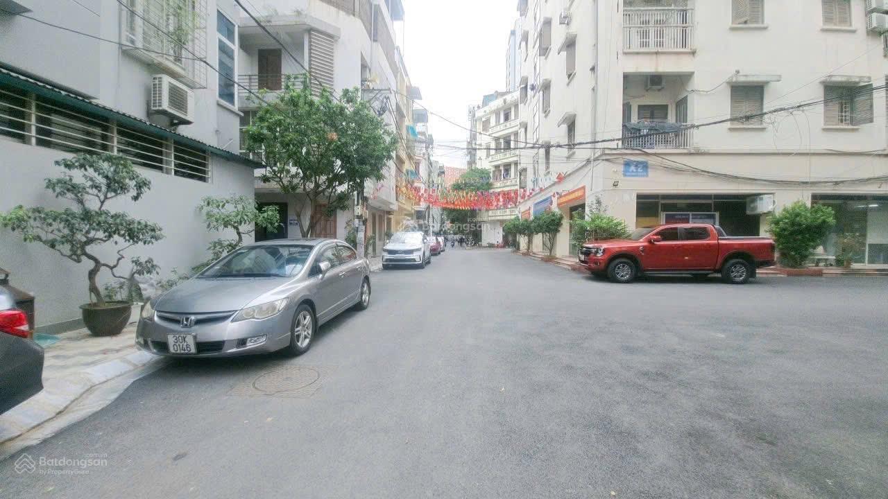 Chỉ 35 tỷ Hoàng Quốc Việt, TT Quận Cầu Giấy, DT 100m2 4T MT 8.5m. Vỉa hè 3 ô tô tránh. Vị trí vàng