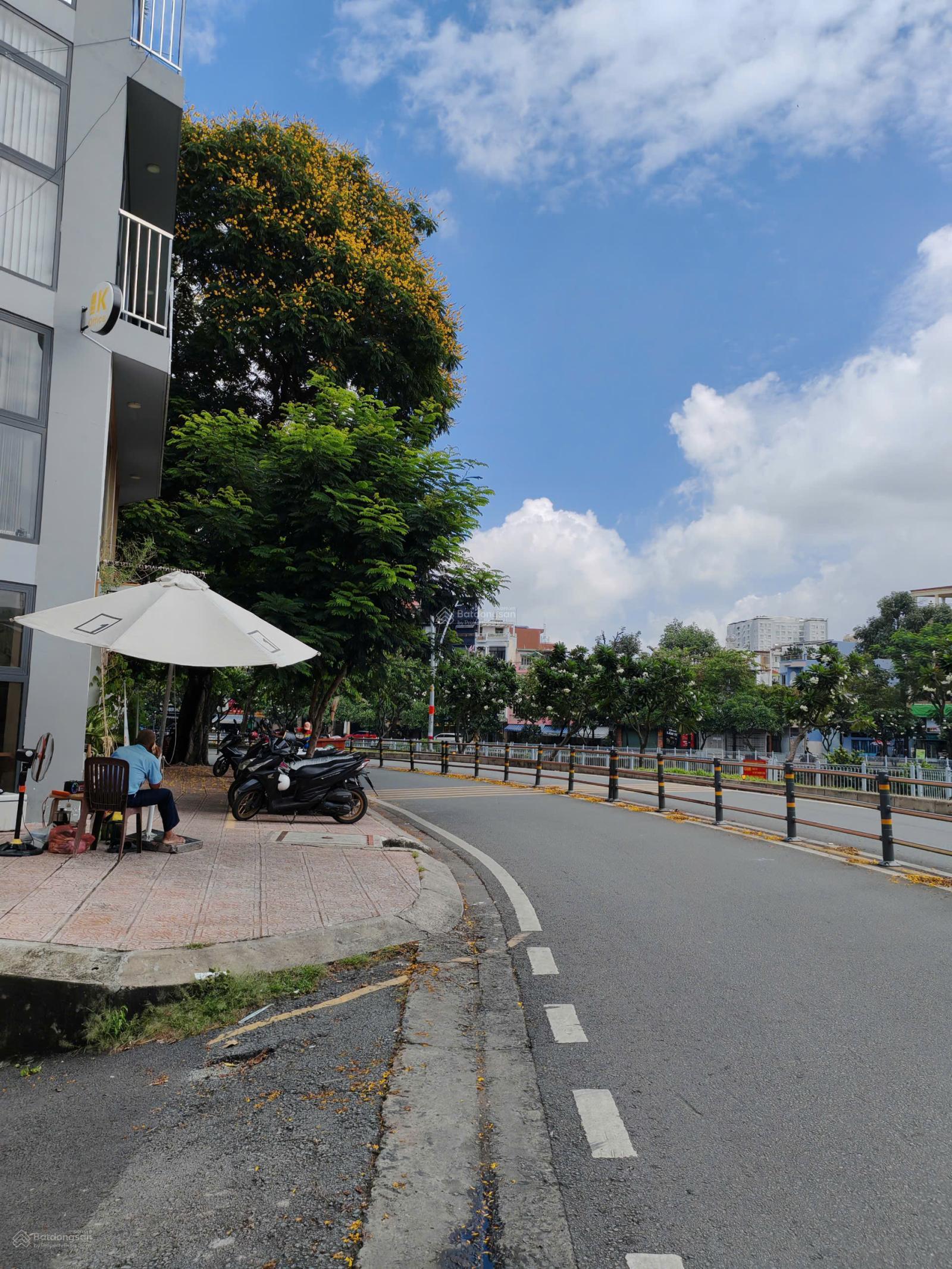 Nhà đẹp như mơ - View sông, mới xây, thiết kế đẹp đường Hoàng Sa, Tân Định, 6x8m giá tốt 15 tỷ (TL) Nhà đẹp như mơ - View sông, mới xây, thiết kế đẹp đường Hoàng Sa, Tân Định, 6x8m giá tốt 15 tỷ (TL)