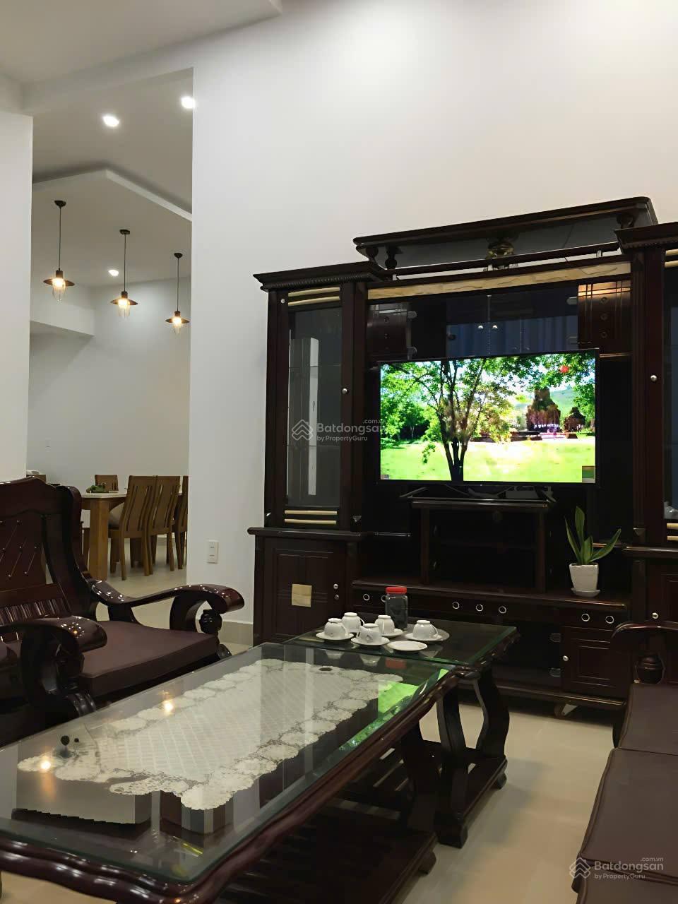 Bán biệt thự sân vườn 943m2 Tà Nung, Đà Lạt, Lâm Đồng, 11 tỷ cách Hồ Xuân Hương 18km
