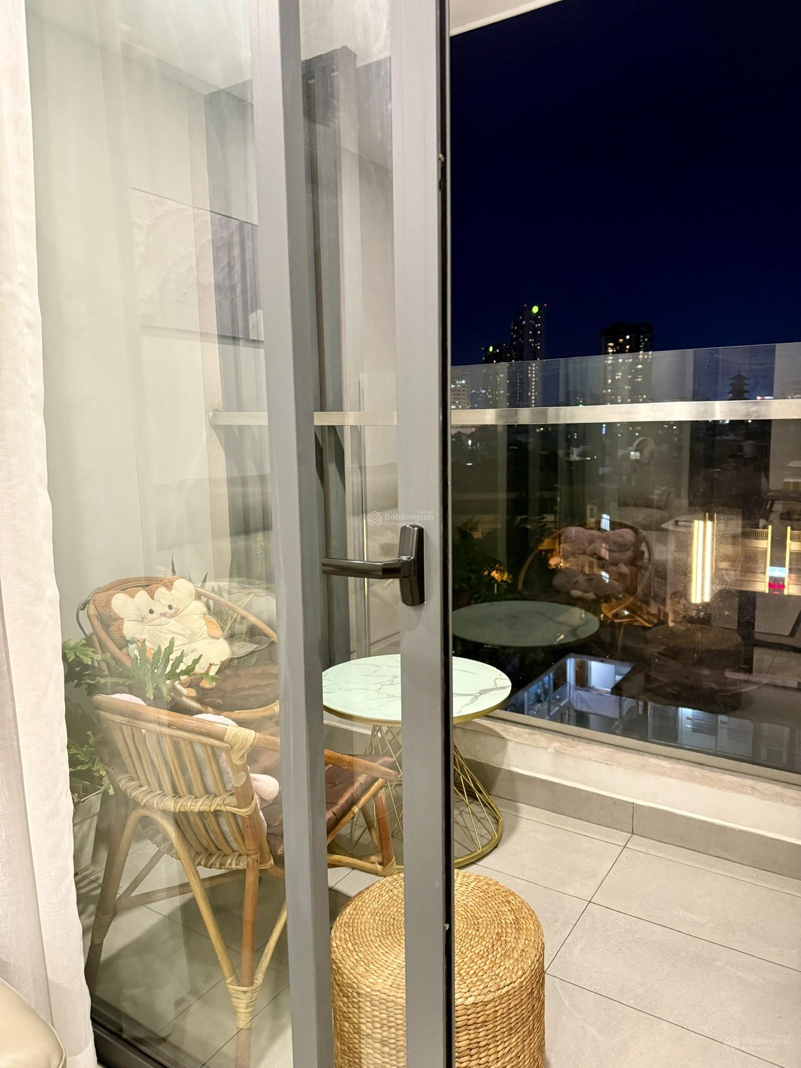 Cần cho thuê căn hộ Vĩnh Hội Khánh Hội P4 Q4, 97m2, 3PN, 2WC. Full NT giá thuê 23tr. LH 0866 688 ***