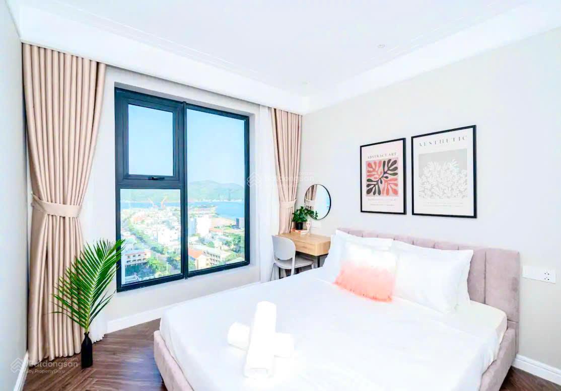 Một căn 2PN duy nhất tầng cao, nội thất siêu đẹp, vận hành rất tốt, hướng Đông Nam mát mẽ!