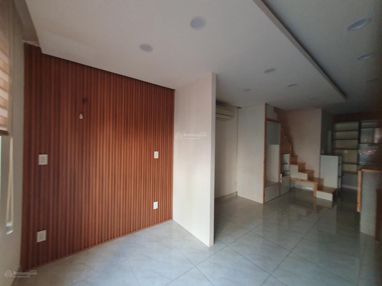 Mặt bằng cho thuê đường Kỳ Đồng, Quận 3, giá 20 tr/th. Nhà trống giao ngay, ở độc lập 100%