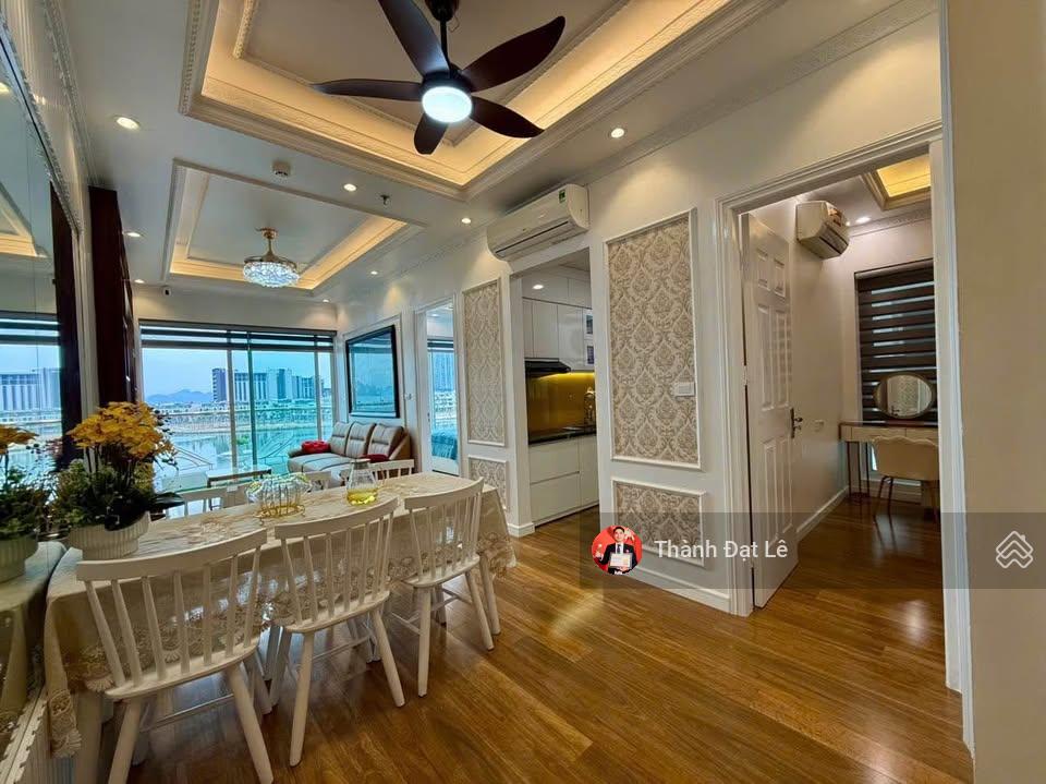 Do chuyển định cư không sử dụng nên cần bán căn hộ 2PN 68m2 view biển trung tâm Bãi Cháy, Hạ Long