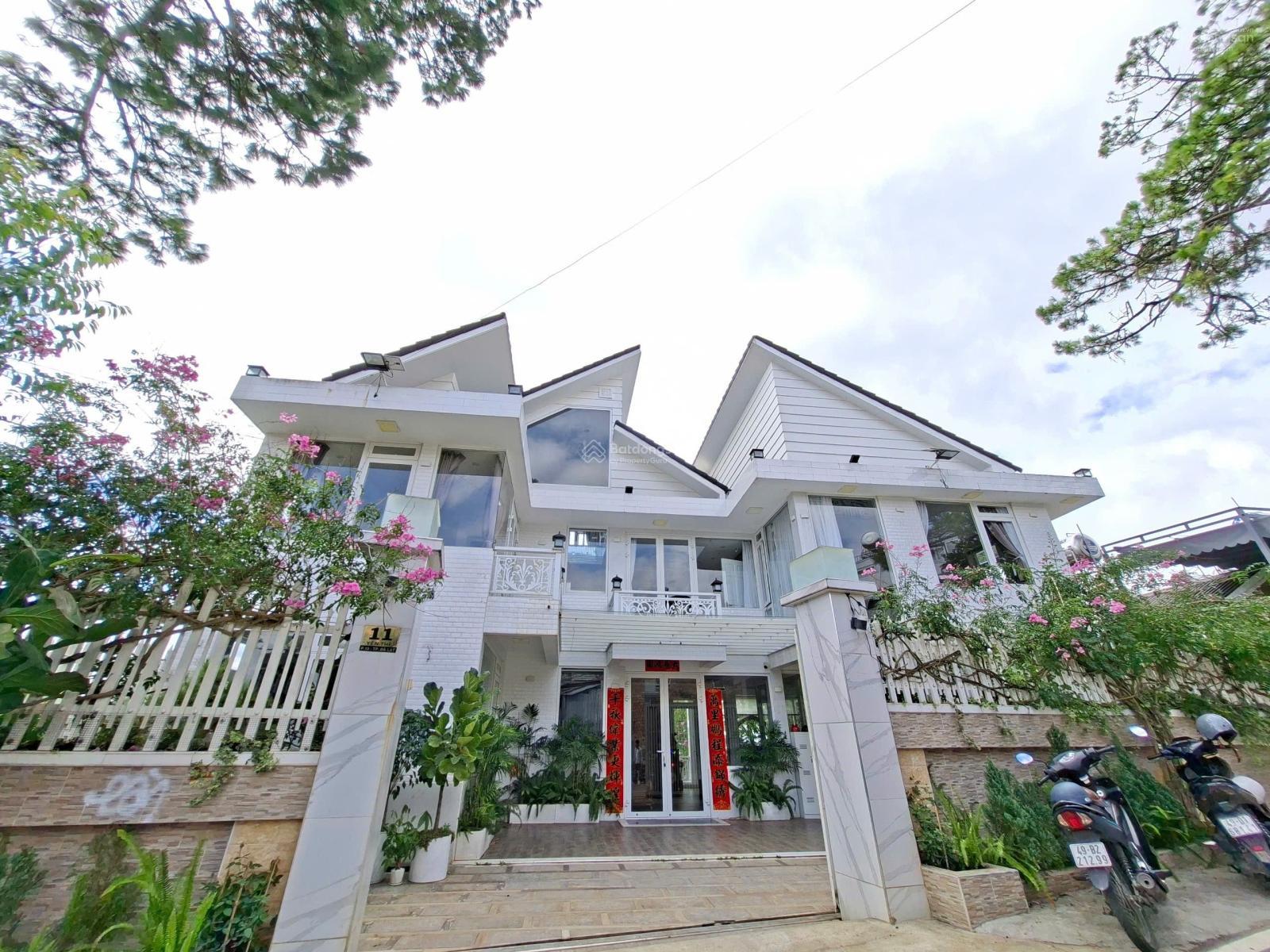 Villa mặt tiền Yên Thế, view cực đẹp ngang 17m, 4 tầng thoáng sáng
