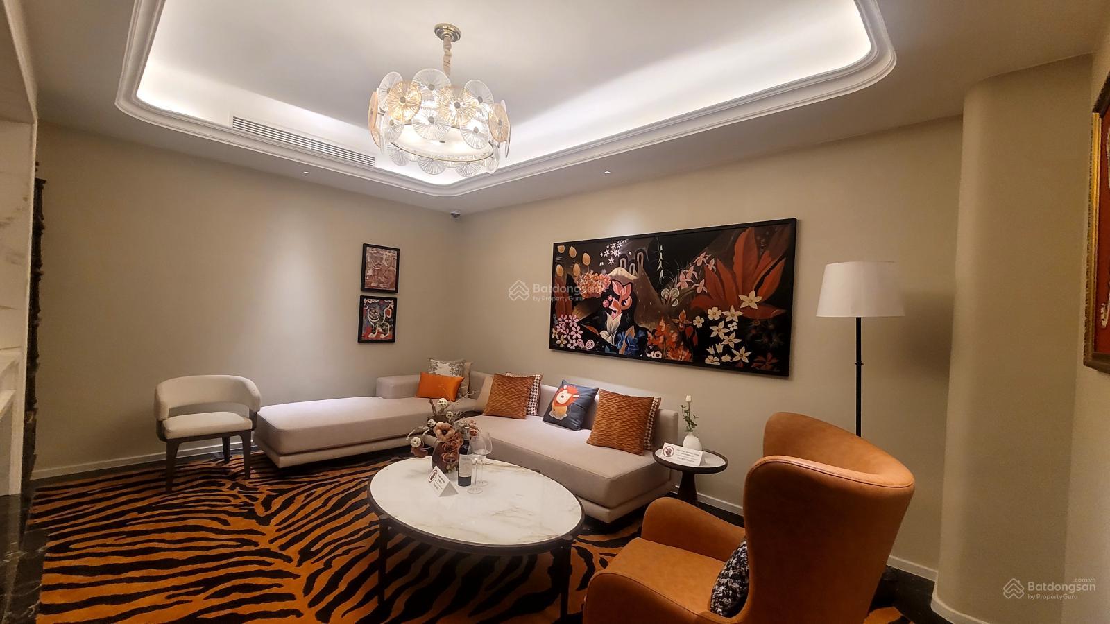 Hiếm! Bán biệt thự Làng Quốc Tế Thăng Long, MT siêu đẹp, ở hay kinh doanh tuyệt vời, quận Cầu Giấy