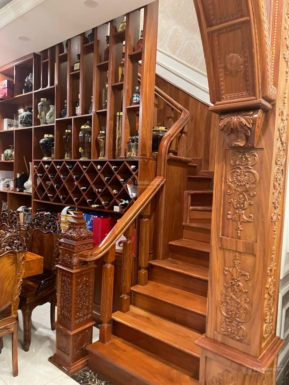 Gấp. Bán biệt thự giá tốt. P Tân Phong, Q7. 160 m2, 4 tầng. Khu vip gần Phú Mỹ Hưng, giá 27 tỷ