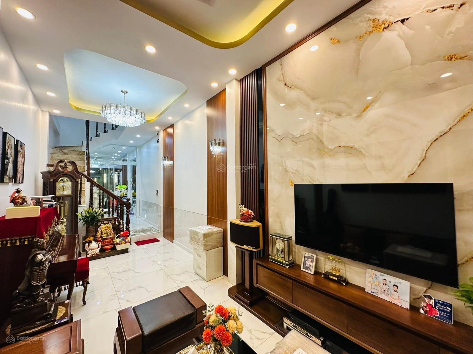 Bán Nhà Đẹp Phố Khương Đình Thanh Xuân ÔTô đỗ cửa Nội Thất hoàn hảo từng centimet 60m giá 12.6 tỷ.