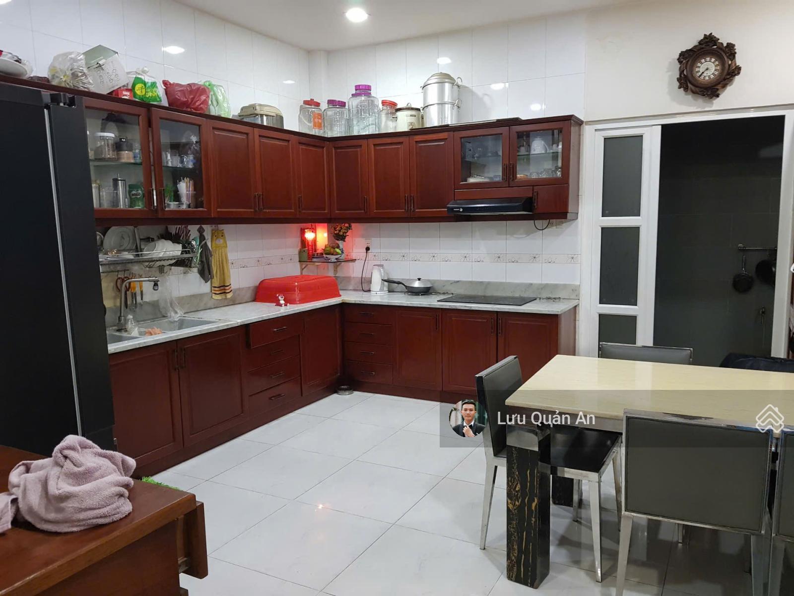 Bùi Đình Túy-Bán gấp nhà HXH tránh 4 tầng-gần công viên-gần Rạch Xuyên Tâm - sổ vuông - giá 11,6 tỷ