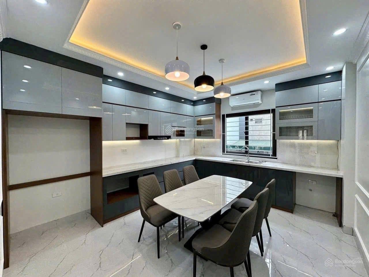 Bán cắt lỗ nhà Đại Mỗ cạnh TTTM AeonMall DT 55m2 x 4 tầng 5 PN khép kín, Ngõ trước nhà rộng gần 10m