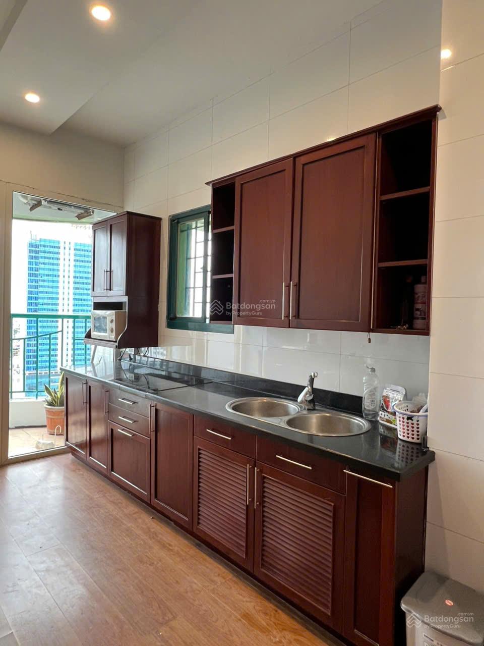 Cho thuê căn hộ 3 ngủ, full đồ, 132m2, 20tr, view hồ thoáng tại 71 Nguyễn Chí Thanh