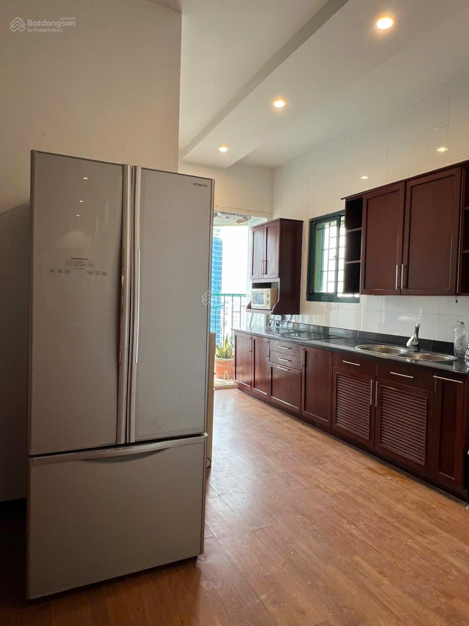 Cho thuê căn hộ 3 ngủ, full đồ, 132m2, 20tr, view hồ thoáng tại 71 Nguyễn Chí Thanh