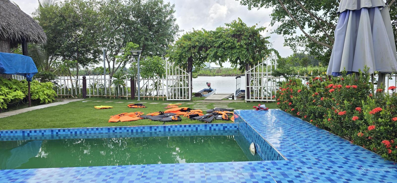 Cực hiếm 1 lô duy nhất 1000m2 mặt sông lớn kế KDL The River Home. Cách Q2 - Q7 5km. Giá 2.3 tỷ. SHR