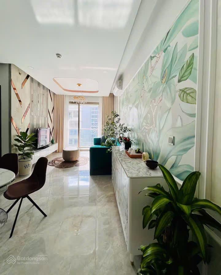 Bán căn hộ 2PN, 2WC nội thất cao cấp có ô xe hơi, view sông thoáng mát giá 8,5 tỷ all in