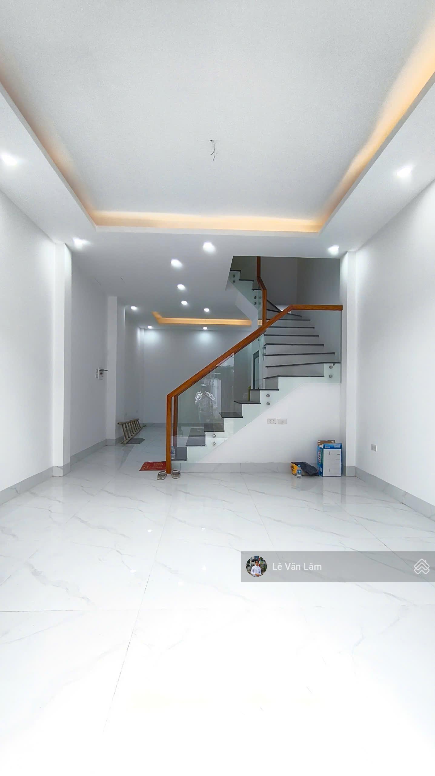 Bán nhà 5 tầng cạnh bến xe Yên Nghĩa, Yên Nghĩa, Hà Đông Dt 42m2, giá bán 6.5 tỷ. Lh 0982 889 ***