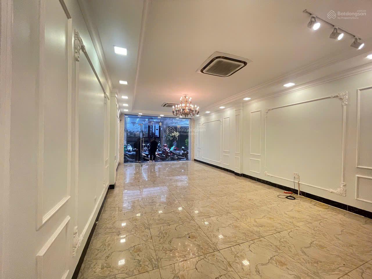 Cho thuê nhà nguyên căn Nguyễn Khang - Vũ Phạm Hàm - 90m2 x 4 tầng, đồ cơ bản, 31 triệu/tháng