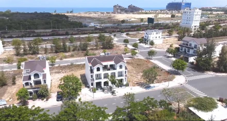 Bán Golden Bay D16 - 07 cạnh khu TĐC Vingroup, đường 26m hướng Đông Nam chỉ 33tr/m2. LH: 0946 753 ***