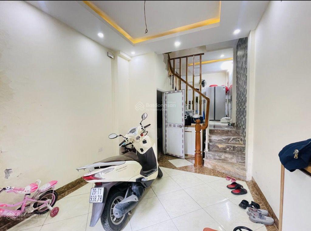 Bán nhà Thụy Phương, DT 43m2, 3T, MT 3m, giá chào 6,7 tỷ, có thương lượng, đủ công năng, gần ô tô