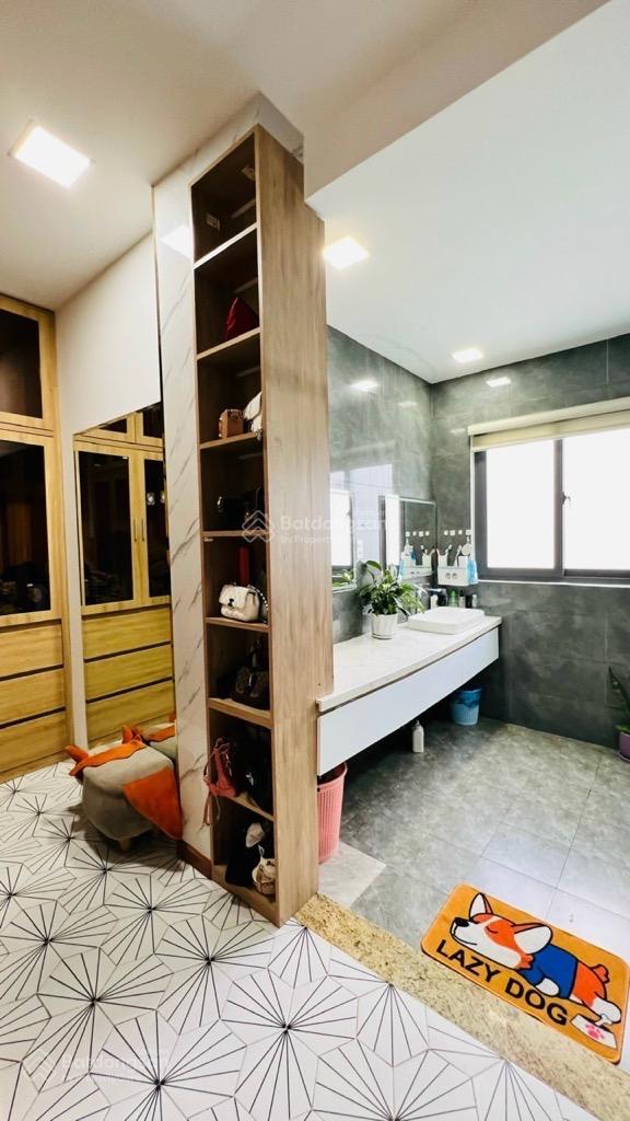 Bán biệt thự hàng hiếm tại Phú Mỹ Hưng, view đẹp, 200m2, 35 tỷ VND