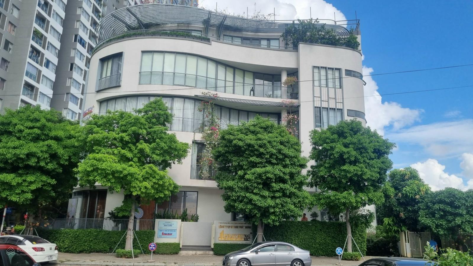 Cần cho thuê tầng 4 của tòa nhà làm văn phòng, vị trí đẹp, view sông có dân cư đông đúc và sôi động