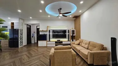 Bán căn hộ 80m2 * 2PN 2WC tòa 137 Nguyễn Ngọc Vũ. Giá rẻ