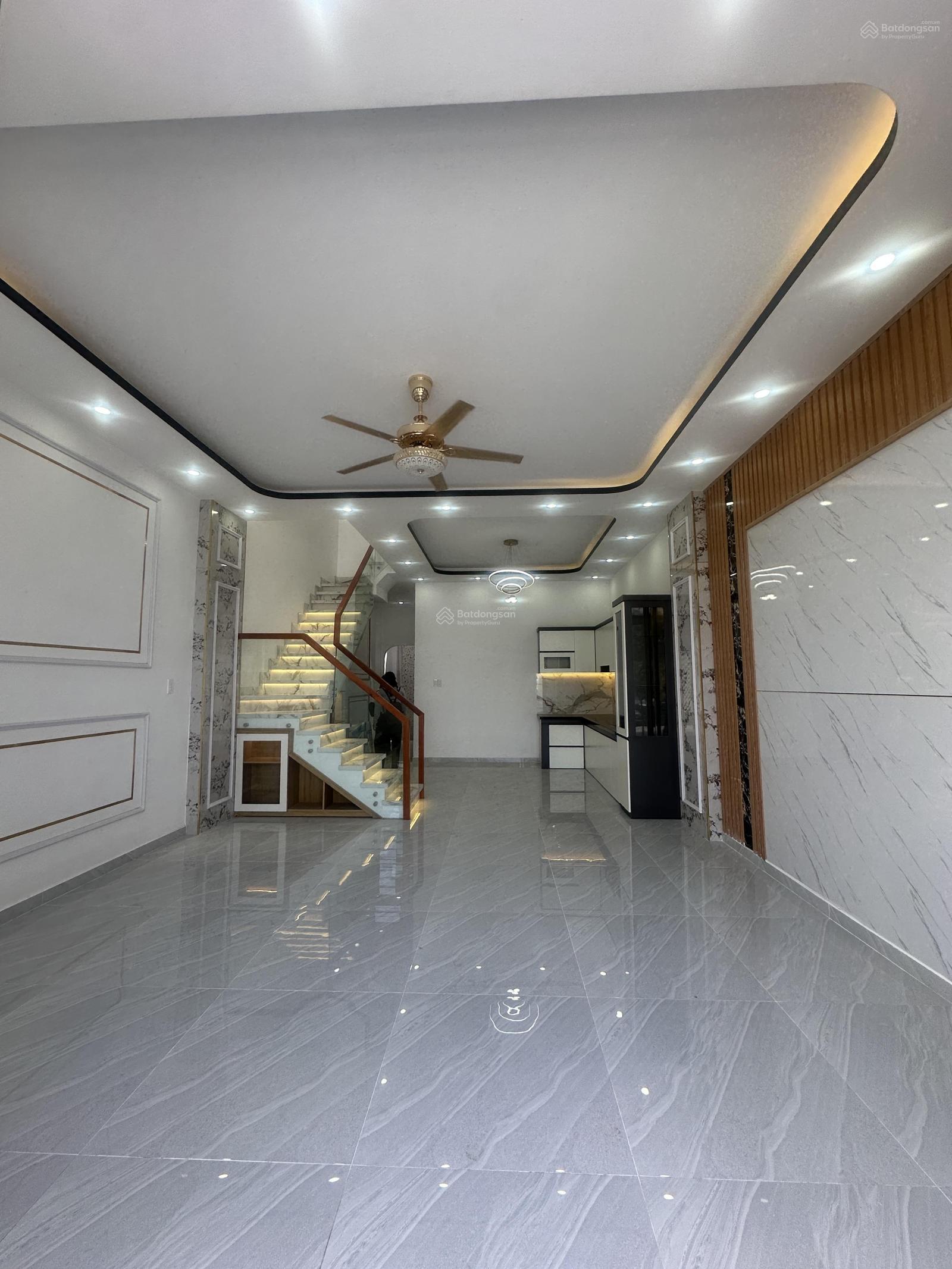 Bán nhà 1T, 1L có 3PN mới, đẹp xã Mỹ Hạnh ngay trung tâm