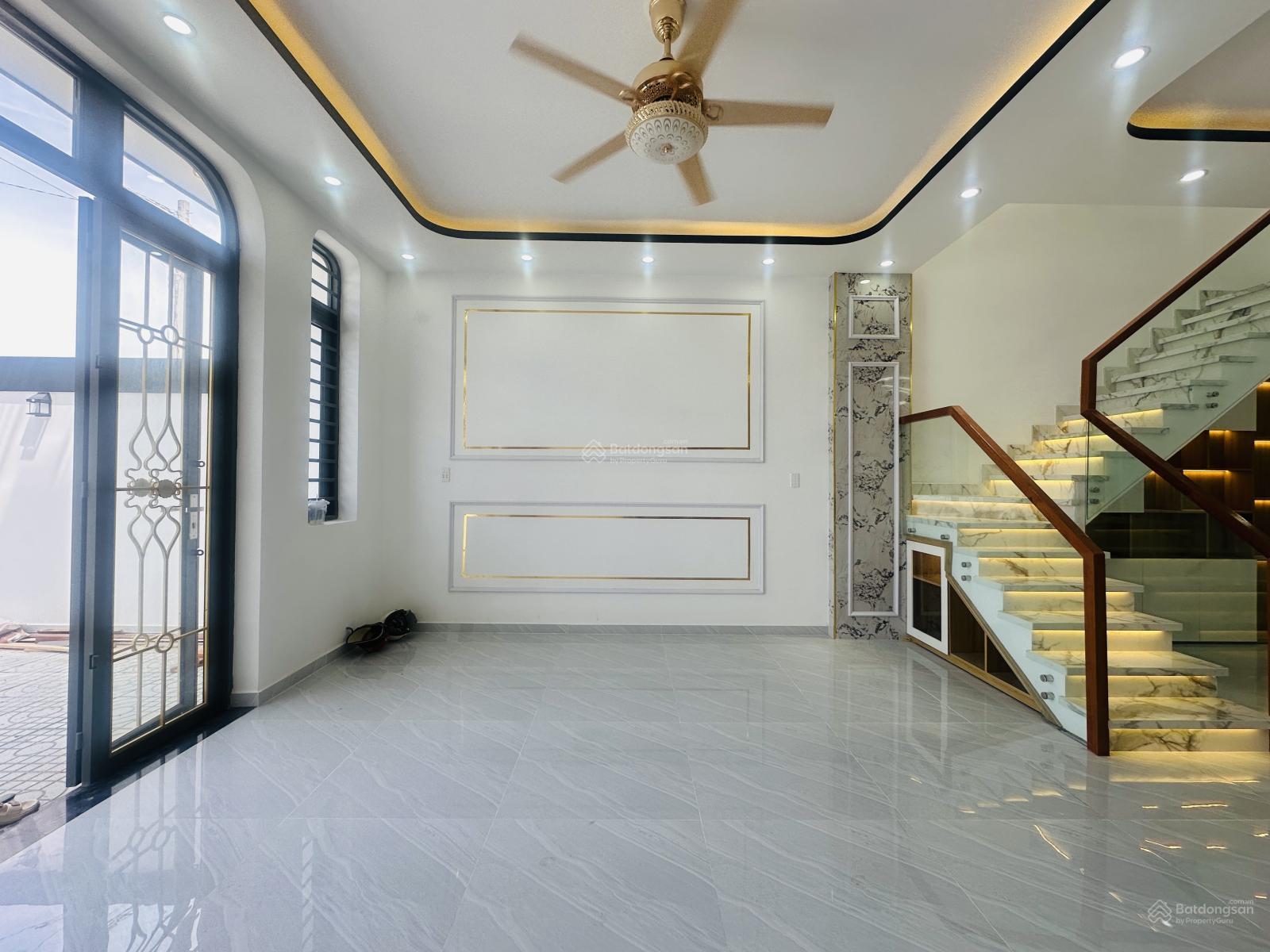 Bán nhà 1T, 1L có 3PN mới, đẹp xã Mỹ Hạnh ngay trung tâm