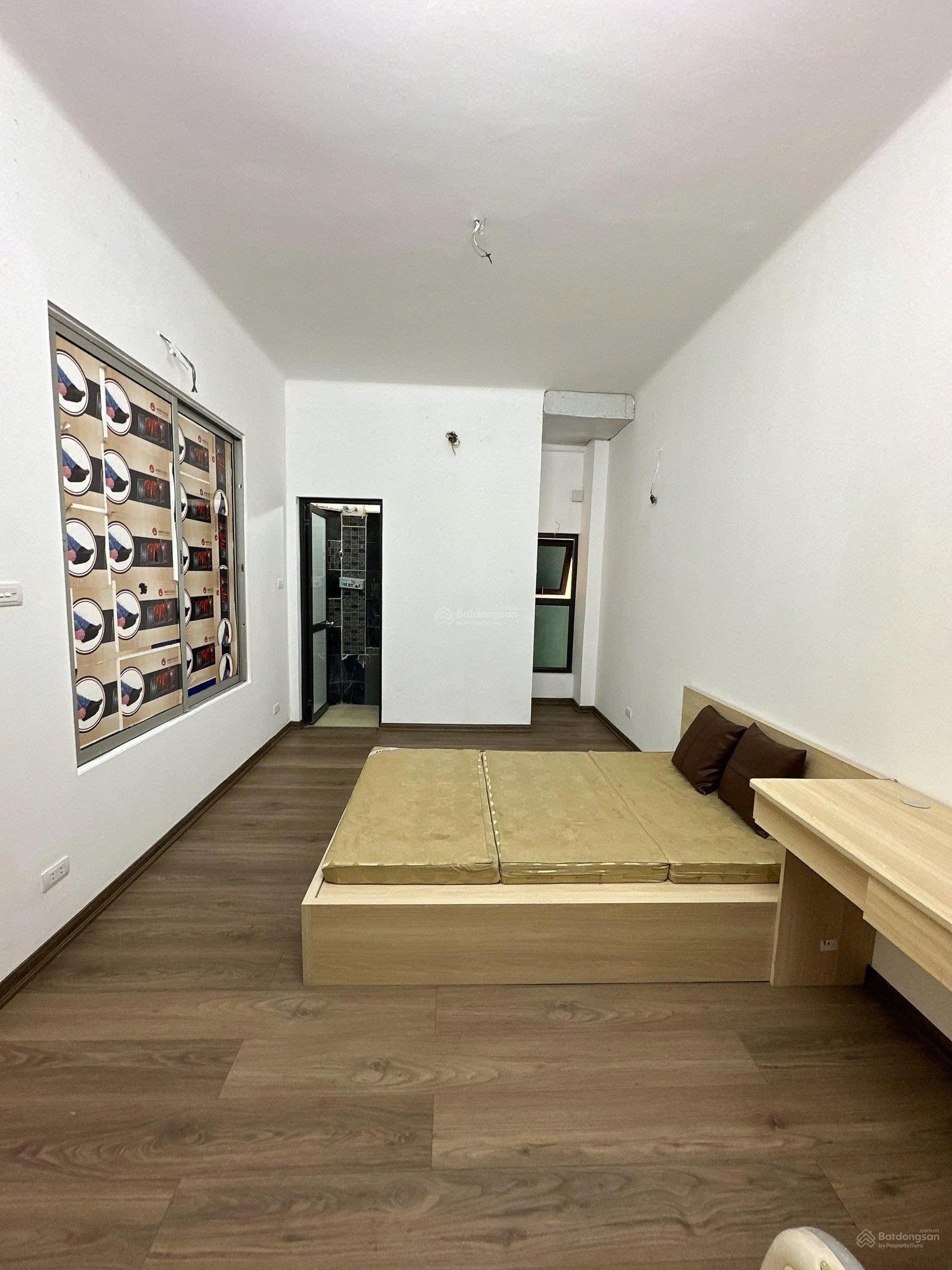 Cho thuê nhà phố Trung Kính, Cầu Giấy, 80m, 3 tầng, 3PN. Nhà mới đẹp, đầy đủ công năng. Giá TL