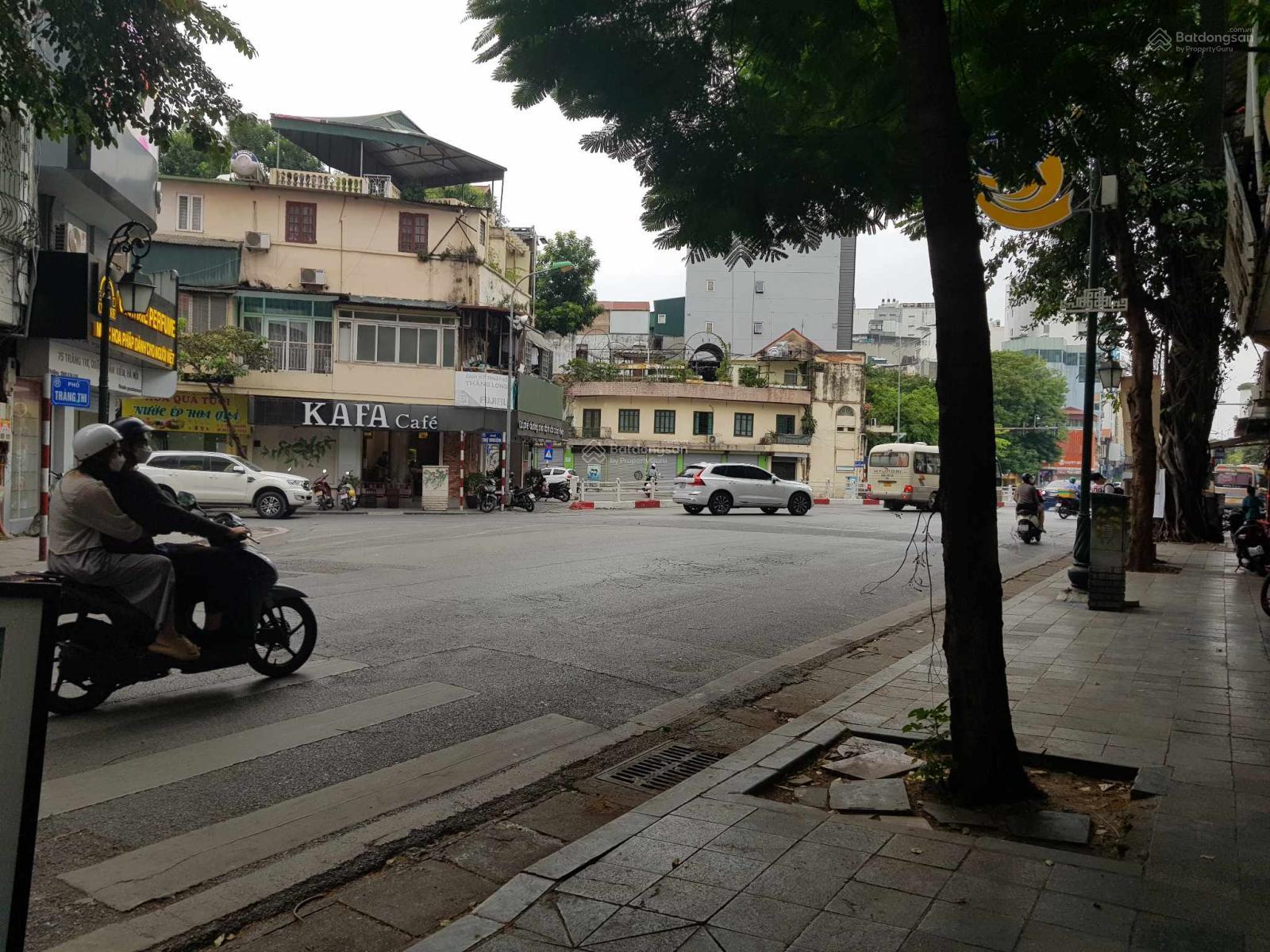 Cho thuê mặt phố Tràng Thi - góc Hàng Bông Cửa Nam 18m2/tầng, 3 tầng giá 20 triệu 0389 930 ***