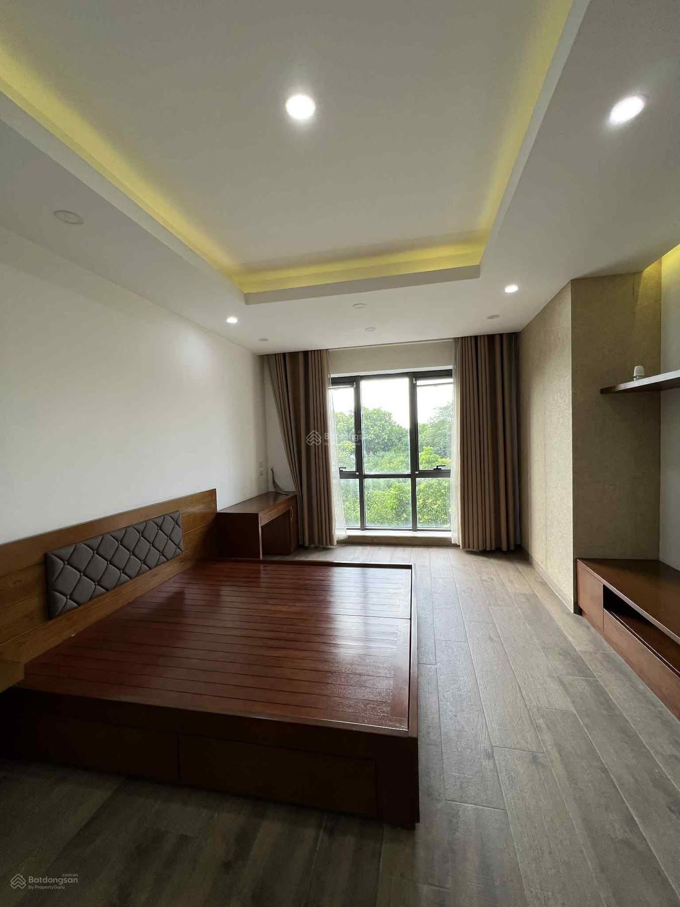 Cho thuê biệt thự 180m2, nằm trong KĐT Việt Hưng hệ thống cây xanh, yên tĩnh
