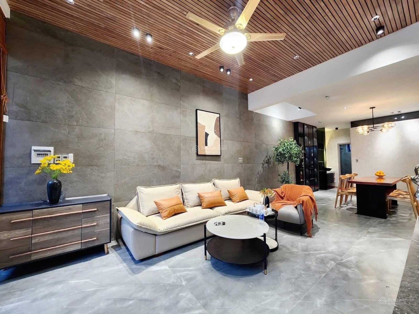 Cực phẩm nhà 59.2m2 Lê Văn Sỹ, Tân Bình giá 3tỷ940. Gần chợ Phạm Văn Hai. Nhà 4 tầng - 4PN. HXH