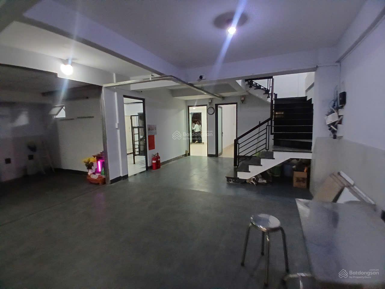 Nhà CHDV 6 tầng, 16PN, diện tích 110m2 tại đường Huỳnh Văn Bánh, P. 10, Q. Phú Nhuận, 16.5 tỷ