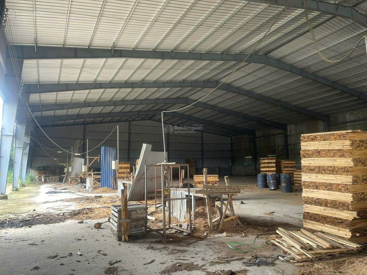 Bán nhà xưởng măt tiền nhựa tổng diện tích 10.000m2 quy hoạch SKC, Thống Nhất - Đồng Nai