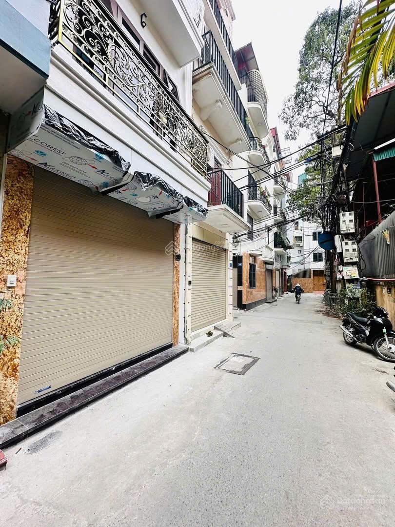 Cho thuê nhà riêng phân lô Đường Láng Dt 52m2 * 6 Tầng Mt 4.5m Giá 35tr Ngõ Thông Ô tô tránh