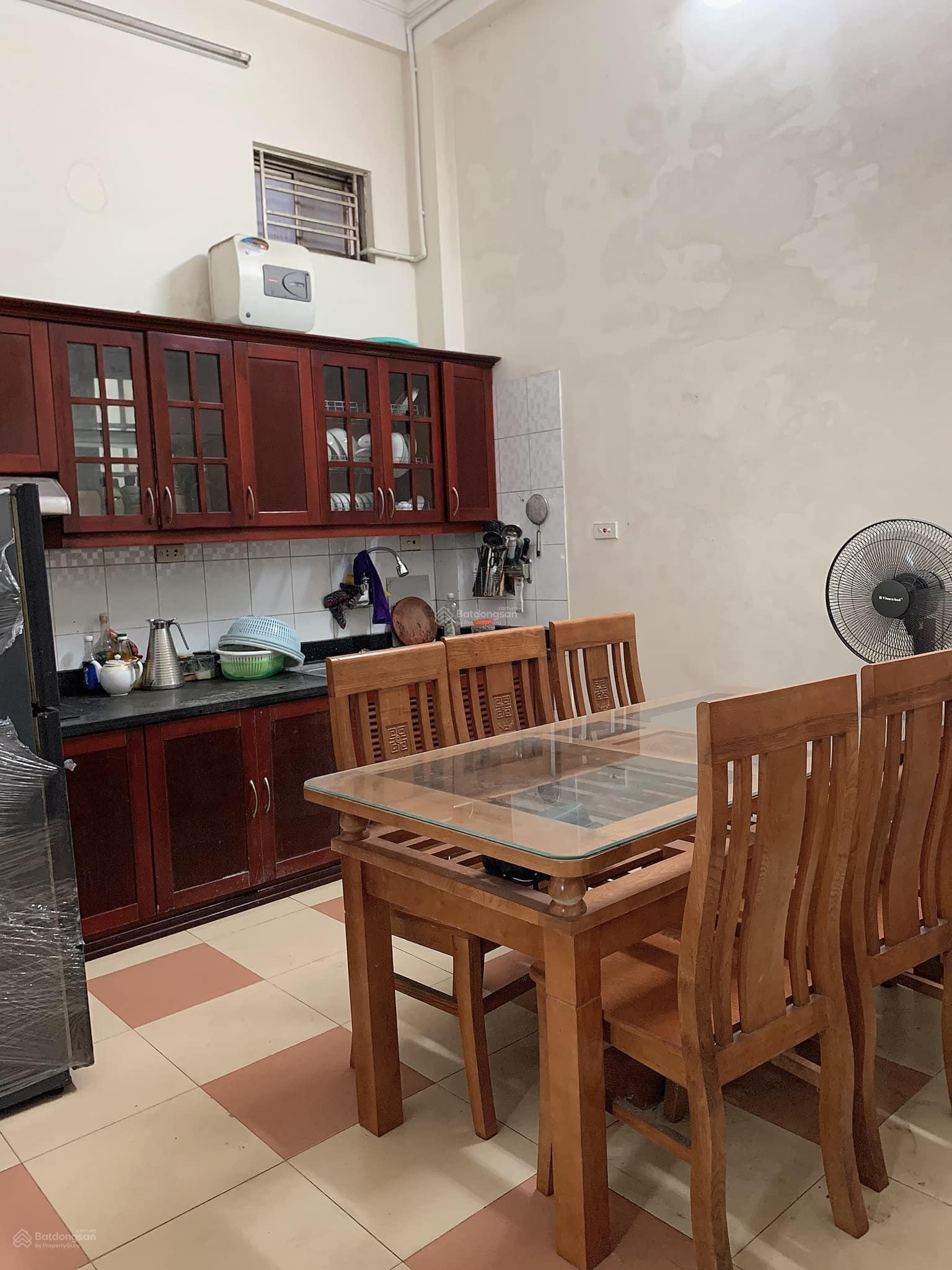 Cho thuê nhà riêng phân lô Ngõ 165 Thái Hà Dt 58m2 * 4Tầng Mt 4m Giá thuê 17tr Ngõ thông rộng