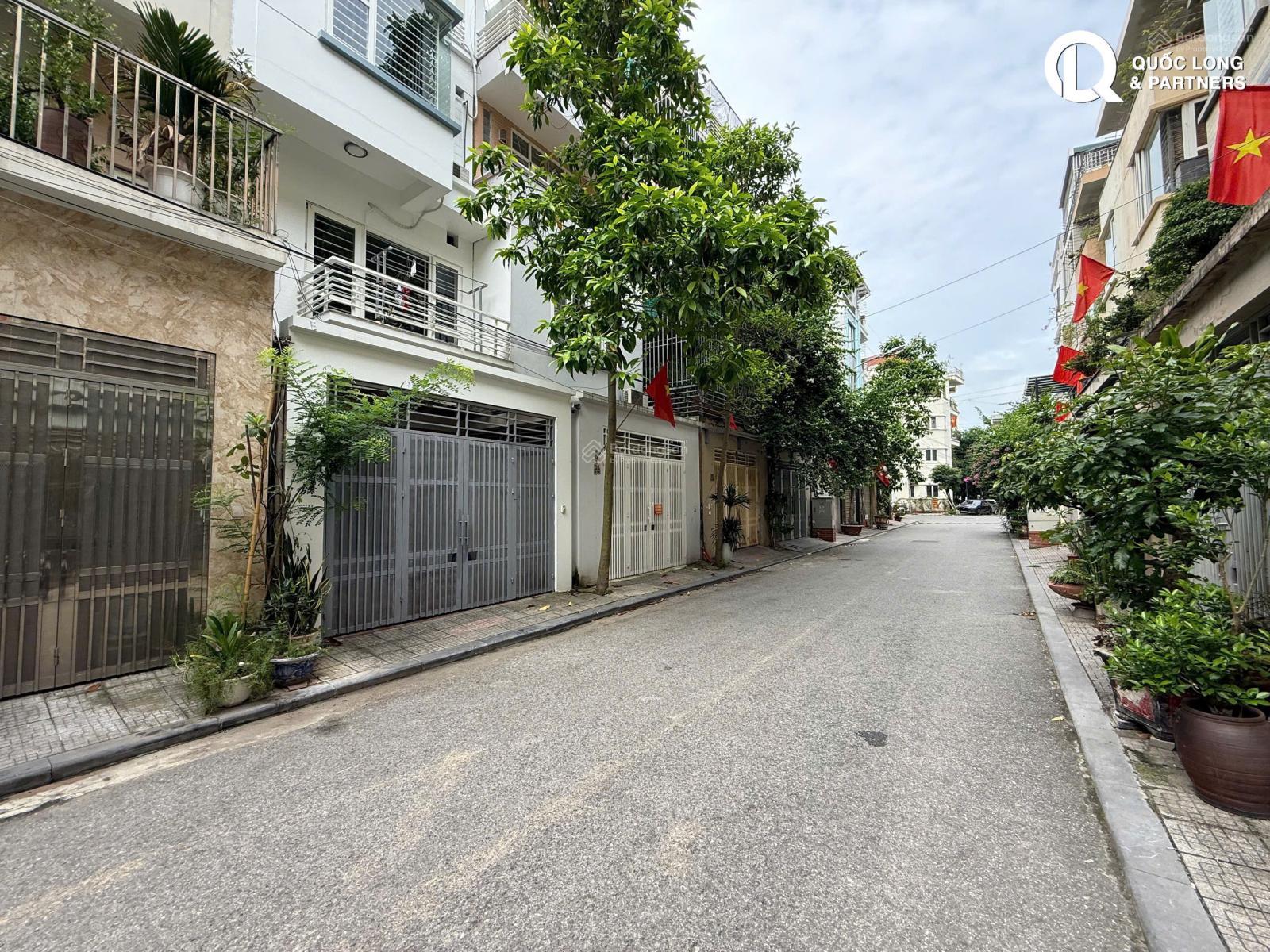 Chủ cần tiền bán gấp liền kề 90m2 Văn Phú - khu phân lô Văn Phú, Hà Đông