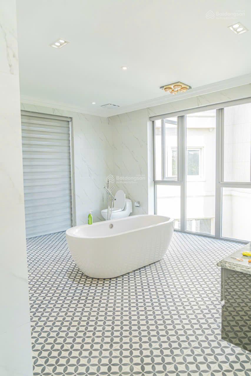 Cho thuê giá 90tr/1 tháng, biệt thự Vinhomes Riverside. SĐT liên hệ 0981 839 ***
