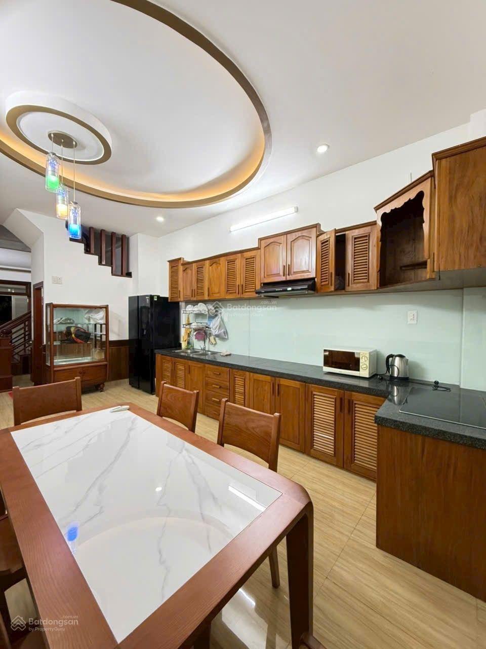 NHÀ 4 TẦNG Mặt Tiền Đường CHÂU VĂN LIÊM, CÓ THANG MÁY + FULL NỘI THẤT GỖ XỊN, PHƯỚC LONG, NHA TRANG