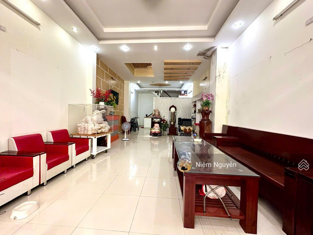Bán căn nhà 4 tầng DT 69,7m2 đường ô tô gần học viện Hải Quân, cách biển 700, giá 7,4 tỷ