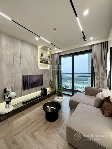 Chính chủ gửi bán căn hộ 2PN 68m2, view hồ Mariot giá 6,5 tỷ sẵn HĐ thuê 15tr Vinhomes Green Bay