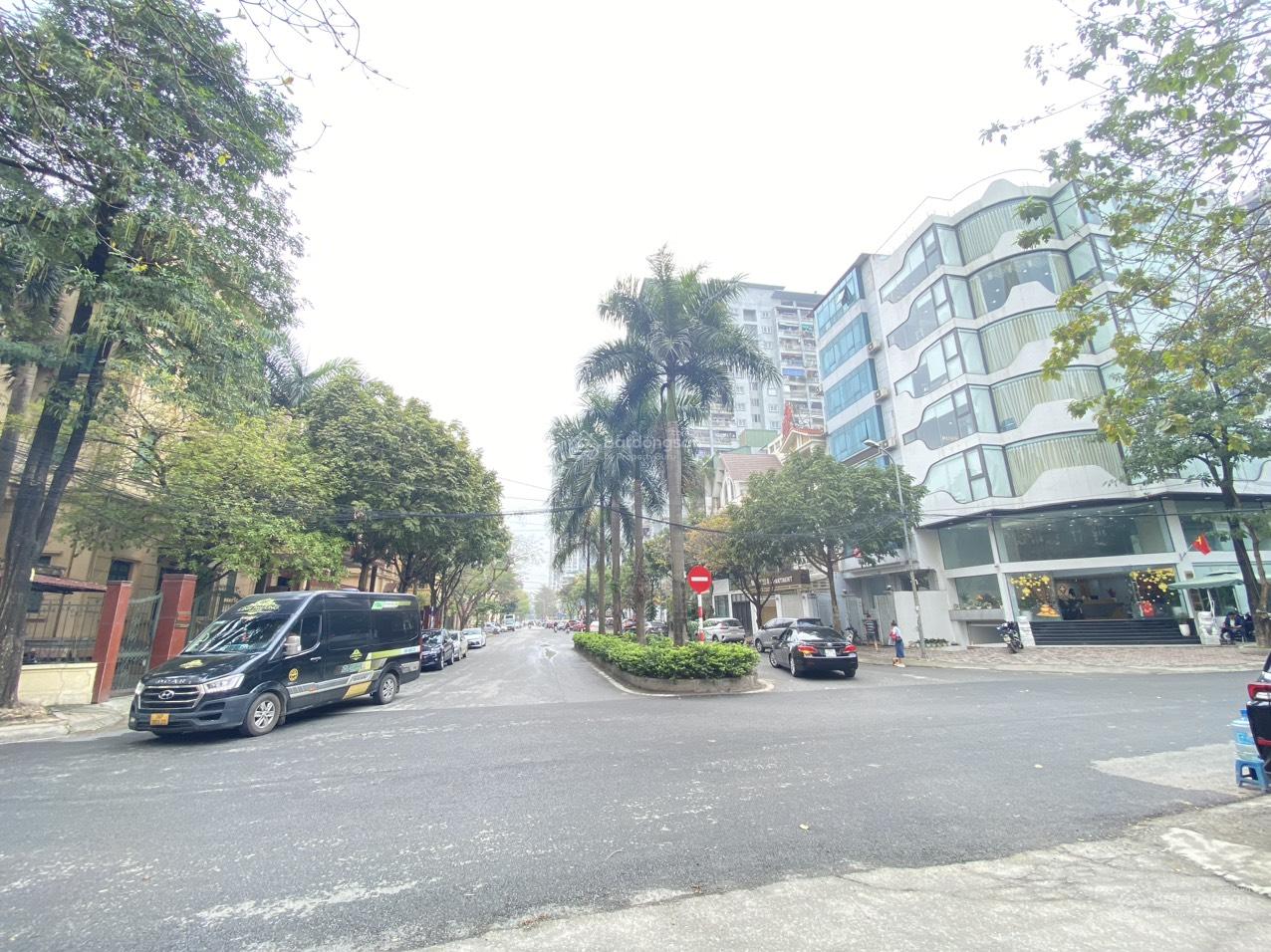 Cho thuê văn phòng sẵn nội thất cho 5 - 15 người giá thuê từ 4.5 triệu tại phố Nguyễn Cơ Thạch, NTL
