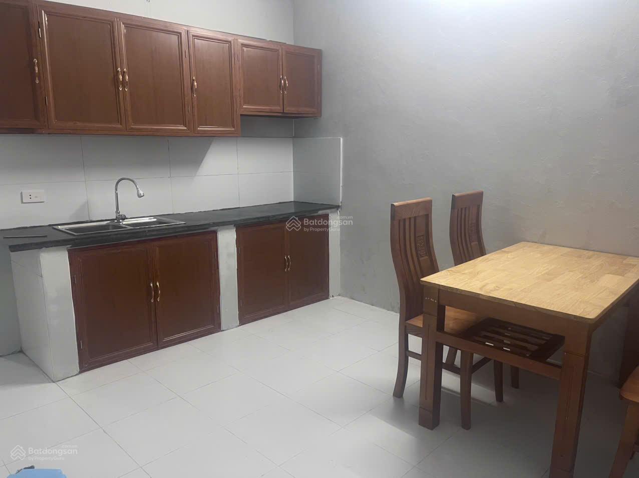 Cho thuê nhà riêng, diện tích sử dụng 90m2, ô tô tải đỗ cửa, giá 8 triệu