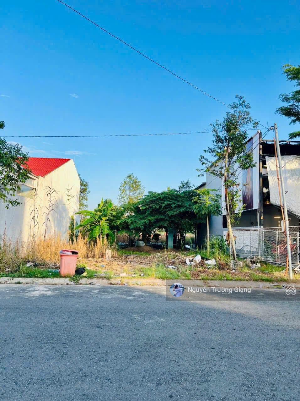Cần bán gấp lô đất đẹp 120m2 Đ. Hai Bà Trưng, Đông Hoà, gần Go Dĩ An, Bình Dương. Giá 1 tỷ 8. SHR.